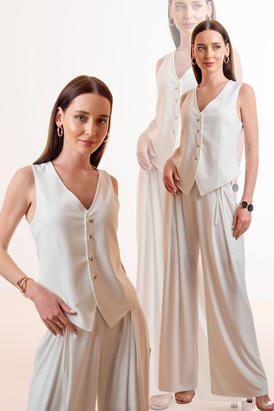 Laranor Vestă cu decolteu în V ecru cu design asimetric