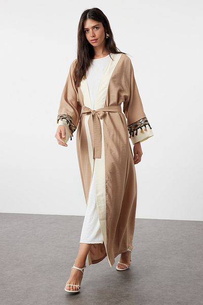 Trendyol Modest Beige gewebte Kappe - Ferace & Abaya mit Accessoire-Detail TCTSS24KK00007