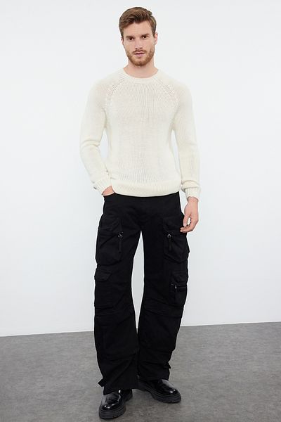 Trendyol Collection Ecru Slim Fit Strickpullover mit Raglanärmeln und Rundhalsausschnitt – TMNAW25KZ00000