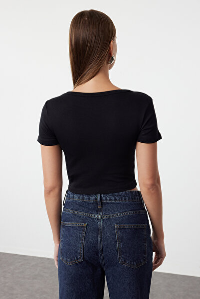 Trendyol Collection Premium Rot-Schwarz 2er-Pack Crop Bluse aus viskosem/weichem Stoff, dehnbar, gestrickt TWOSS23BZ00108