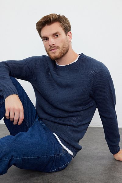 Trendyol Collection Indigo Slim Fit Strickpullover mit Rundhalsausschnitt und Raglanärmeln – TMNAW25KZ00000