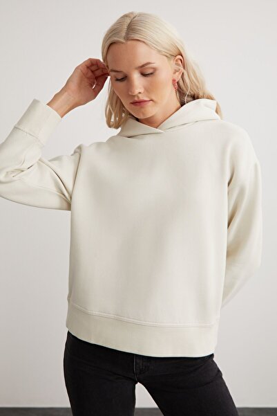 GRIMELANGE Dámská základní bílá mikina Kemberly s kapucí uvolněného střihu