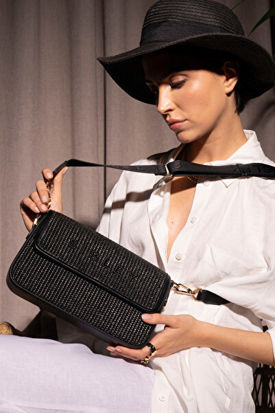 Sisley Geantă neagră de umăr pentru femei - SLY096