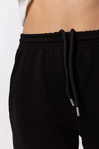 NAKRUF Kadın Siyah Düz Regular Şort