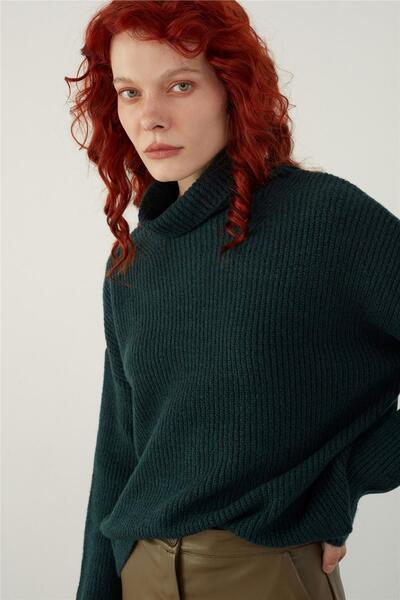 Sherin Khaki High Collar Basic Knitwear Sweater