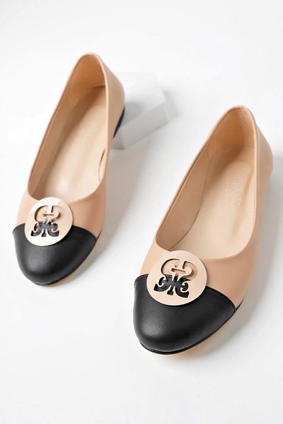 MUGGO Vargas garantiert täglich orthopädische, stilvolle und bequeme Damen-Ballerinas mit Schnalle