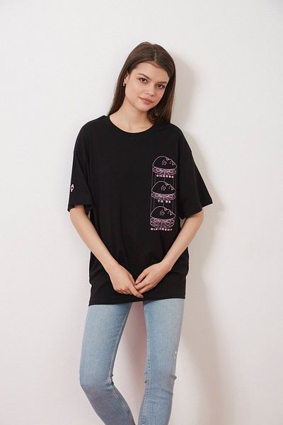 Eazy Co Унисекс тениска с къс ръкав и голям размер Eazy Black Choose Different
