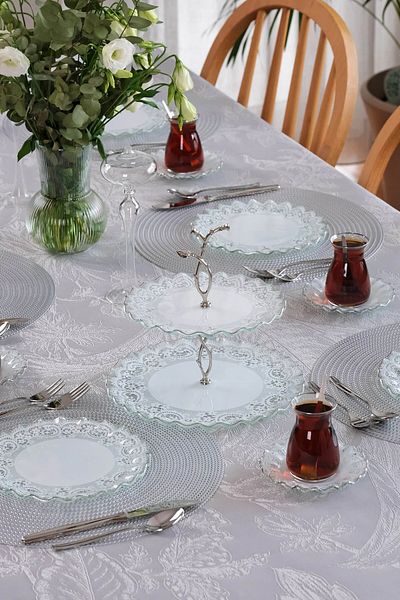 Glore Platinum Marche Gilded Glass Cookie Holder