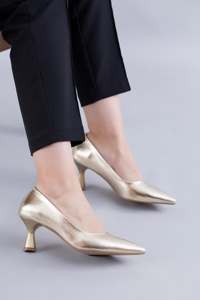 Stilbagshoes Carmel Low-Heel Evening Dress Shoes Gold