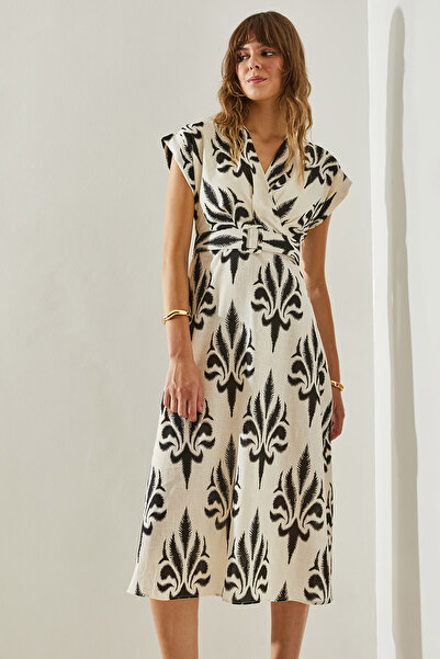 Bianco Lucci Γυναικείο φόρεμα μίντι μήκους με διπλό γιακά - με ζώνη κινητής 4302 Model60251405