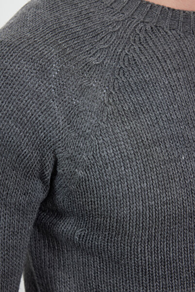 Trendyol Collection Anthracite Basic Knitwear Sweater - Slim Fit, Crew Neck, Raglan Sleeve Tmnaw25Kz00000