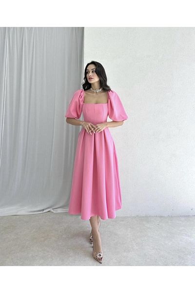 Afiş Butik Μίντι φόρεμα με πλισέ ροζ τετράγωνο λαιμό και μπαλόνι