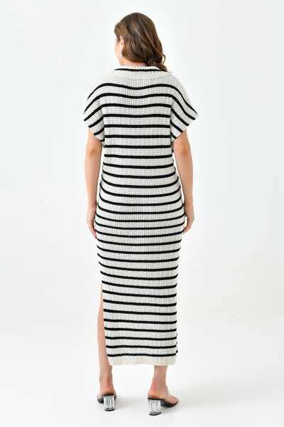lovebox Sukienka dzianinowa w paski o długości midi w kolorze ecru - kołnierzyk koszuli i rozcięcie 2113