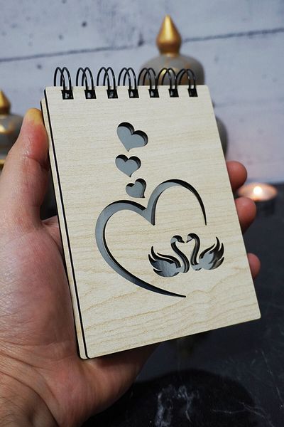 markcat Mini bloc de note cu tema Love Swan - Copertă din lemn, caiet de buzunar