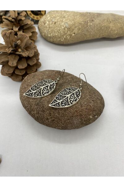 Porsuk Alternatif أقراط مصبوبة على شكل أوراق شجر