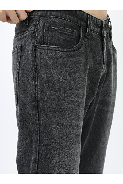 Highlander By Styli Mid Rise Jeans with Button Closure