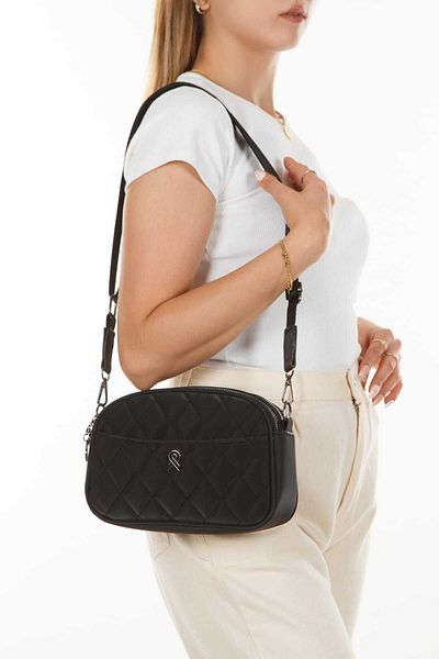 NEWISH POLO ACCESSORIES حقيبة كروس بنمط مربع أسود مع شعار معدني - حزام قابل للتعديل، للاستخدام اليومي
