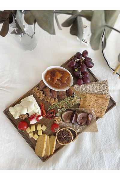 NOBLERAVEN DESIGN Natural Wood Dark Color Cheese and Presentation Plate, Rectangular, Beech Wood