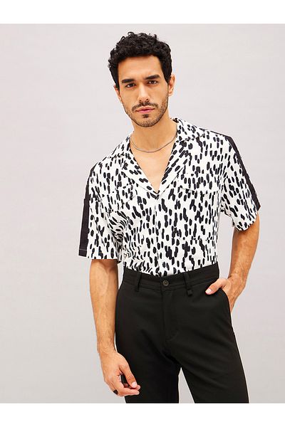 Mascln Sassafras By Styli Abstract Print Flap Pocket Detail Relaxed Fit T-Shirt