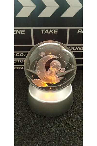 KUZEYPOL Kristal 3d Işıklı Renk Değiştiren Standlı Hilal Ve Astronot Uzay Tasarımı Cam Küre