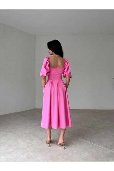 Afiş Butik Plisowana sukienka o długości midi z kwadratowym kołnierzykiem