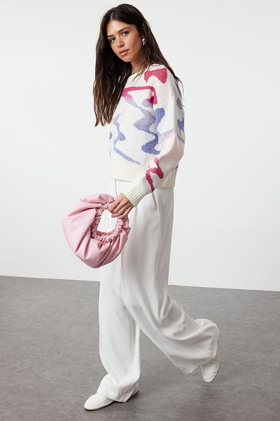 Trendyol Collection Měkký úpletový svetr – Ecru, abstraktní vzor, ​​Twoaw25Kz00006