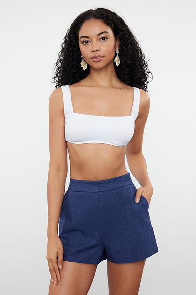 Trendyol Collection Blaue Shorts und Bermuda aus Leinen-Baumwoll-Mischung - TBESS21SR0058