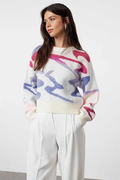 Trendyol Collection Měkký úpletový svetr – Ecru, abstraktní vzor, ​​Twoaw25Kz00006