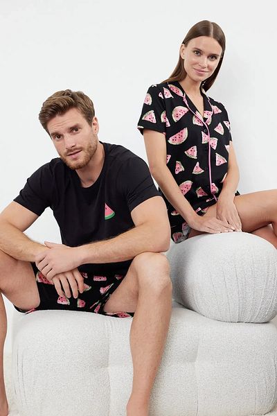 Trendyol Collection Sada černého bavlněného pyžama se vzorem vodního melounu – košile a šortky z vlněného střihu THMSS21PT0670