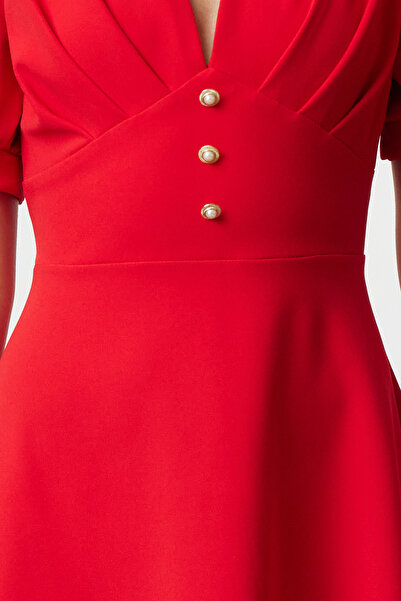 Trendyol Collection Stílusos piros estélyi ruha fényes ékköves részletekkel - A-szabású TPRSS24EL00207