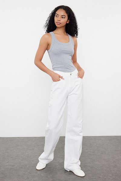 Trendyol Collection Flexibles, kordelgebundenes, graumeliertes Strick-Tanktop – Pool-Kragen, normale Größe TWOSS24AL00060