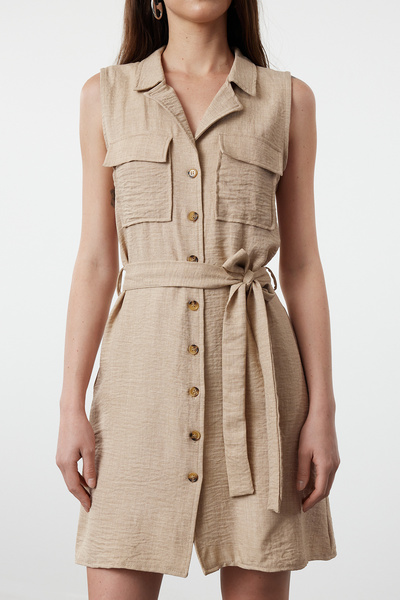 Trendyol Collection Hnědé tkané košilové šaty s páskem TWOSS24EL00911