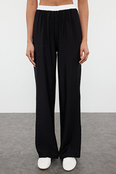 Trendyol Collection Tkané boxerky černého rovného střihu - TWOSS24PL00173