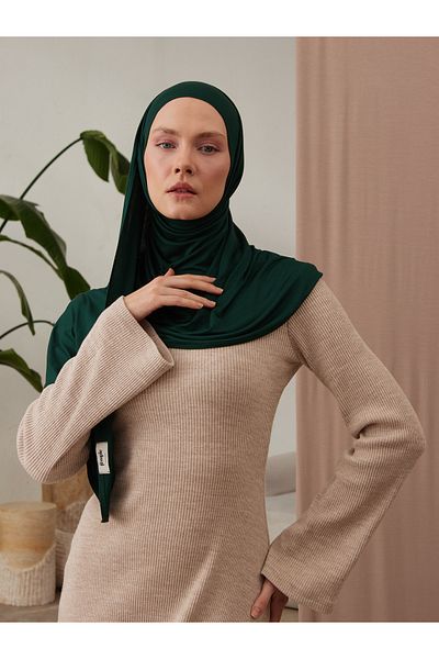 Femple Modest Πρακτικό σάλι ζέρσεϊ Premium |   Χρώμα: Pine Green |   Μέτρο: Ενήλικος |   Ραμμένο με πηγούνι |   Στιγμιαίο Hijab