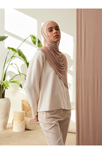 Femple Modest Πρακτικό σάλι ζέρσεϊ Premium |   Χρώμα: Ζεστό βιζόν |   Μέτρο: Ενήλικος |   Ραμμένο με πηγούνι |   Στιγμιαίο Hijab