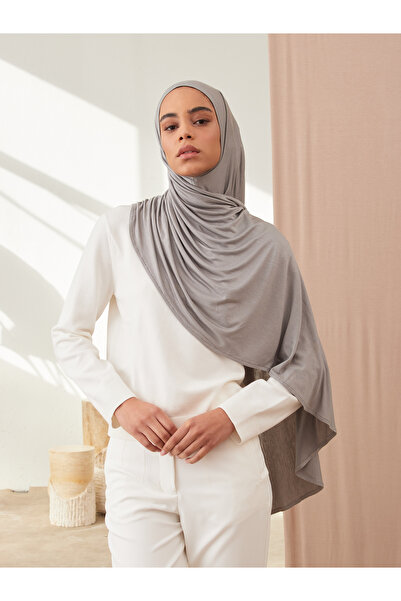 Femple Modest Πρακτικό σάλι ζέρσεϊ Premium |   Χρώμα: Ασημί |   Μέτρο: Ενήλικος |   Ραμμένο με πηγούνι |   Στιγμιαίο Hijab