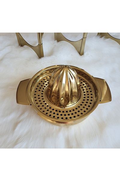 LOVYCO Lemon and Orange Citrus Juicer - Gold