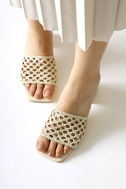 Limoya Προϊόν ευκαιρίας για γυναικείες παντόφλες με χοντρό τακούνι με πλεκτή λεπτομέρεια σε μπεζ χρώμα