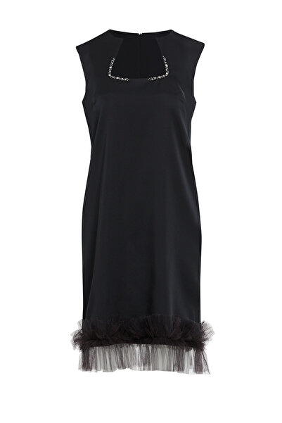 kı.we Asimetrik Yaka Taş İşlemeli Tül Detaylı Siyah Kısa Elbise