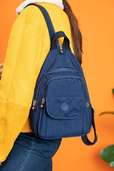 MEGA ÇANTA Geantă și rucsac impermeabilă din țesătură clinkir bleumarin pentru femei
