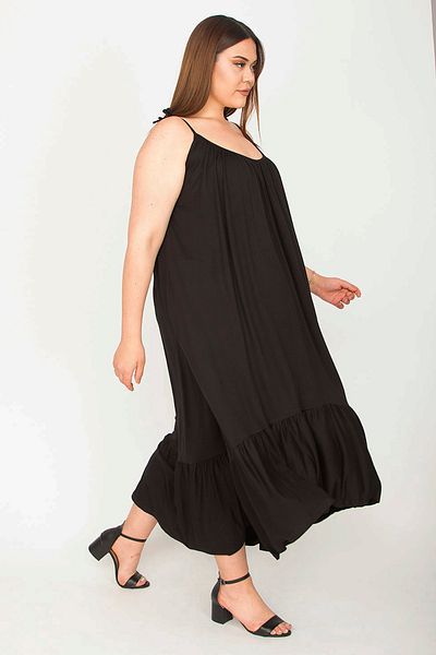 Şans Große Größen in Kleid - Schwarz - Gerüschter Saum