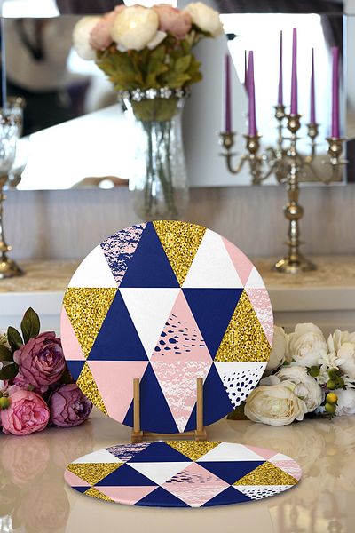 Realhomes 2-Piece Colorful Triangle Design Digital Printed Modern Round Plate & Placemat
