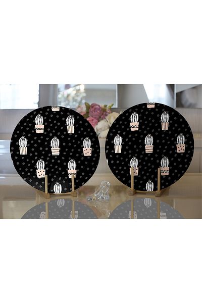 Realhomes 2-Piece Black Polka Dot Background Cactus Motif Digital Printed Decorative Round Plate & Placemat