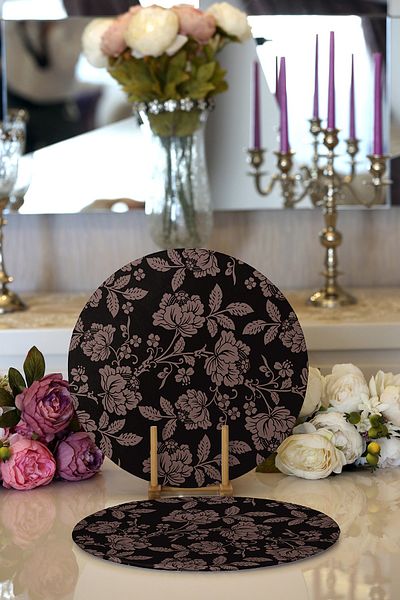 Realhomes 2-Piece Special Design Rose Design Digital Printed Modern Round Charger & Placemat