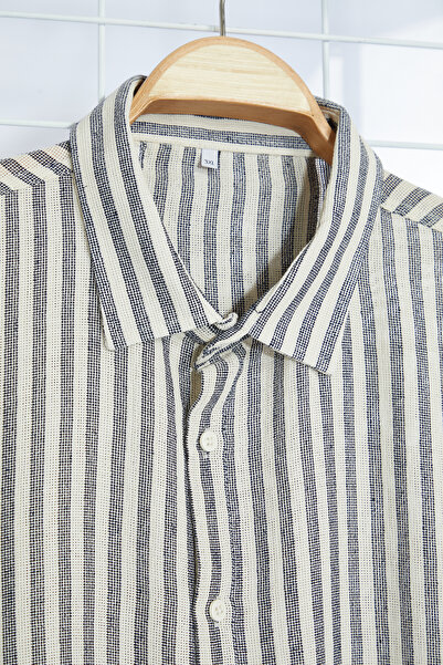 Trendyol Collection Sötétkék csíkos nagy méretű ing - normál szabású TMNSS24AX00015