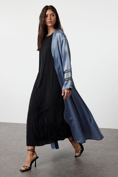 Trendyol Modest عباية طويلة مطرزة باللون النيلي اللامع - TCTSS24KF00004