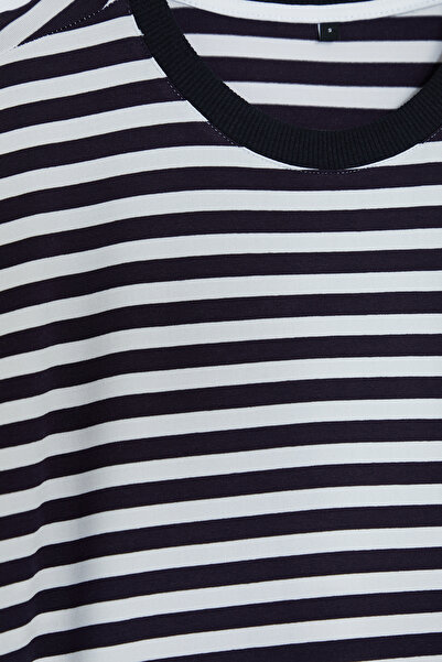 Trendyol Collection FEHÉR és sötétkék csíkos - rövid ujjú, normál szabású póló szett 2db - TMNSS24TS00193