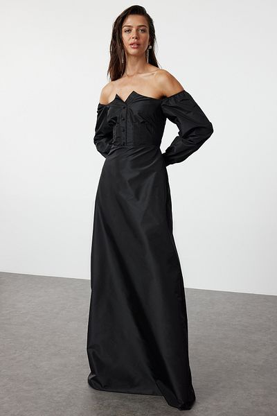 Trendyol Collection Μαύρο μακρύ βραδινό φόρεμα σε A-cut - Φόρεμα επιστροφής στο σπίτι TPRSS24AE00209