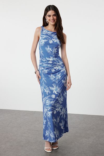 Trendyol Collection Rochie tricotată elastică cu suprafață strălucitoare - imprimeu floral albastru, corp de barcă Rock TWOSS24EL00528