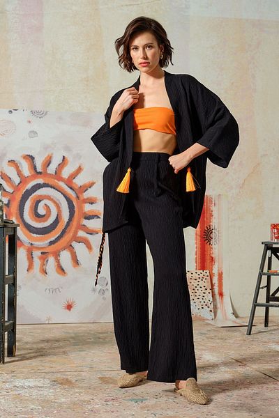 UPGRADE Kimono negru brodat și crăpat